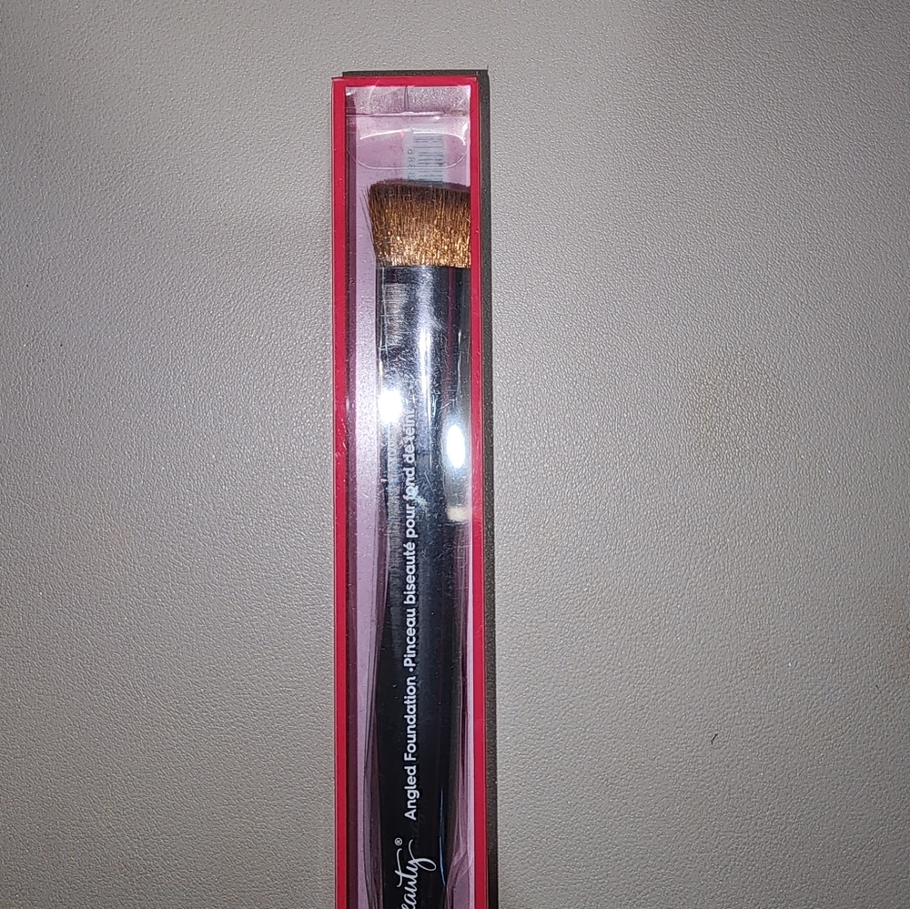 Foundation brush